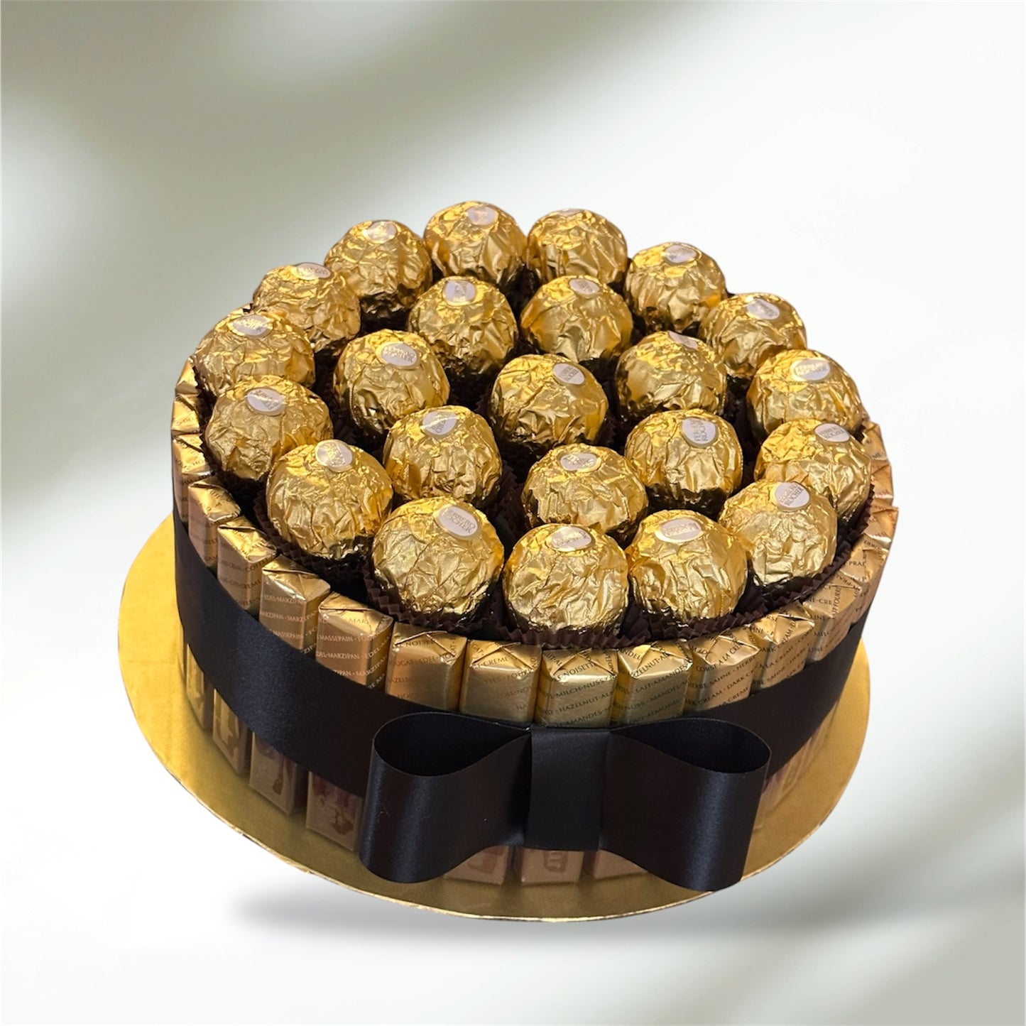 Luxury Ferrero Rocher Round Cake Giftbox. Gift for birthday, Anniversary gift, Thank you gift, Gift for Mom, Sister, Friend and Loved ones.