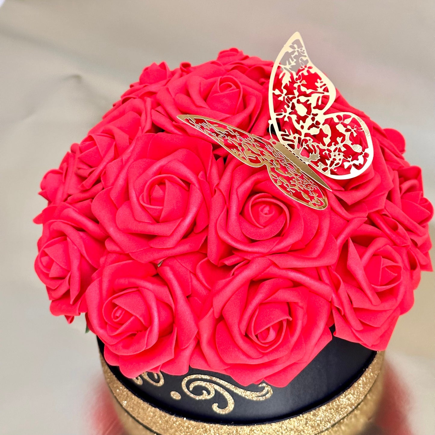 Personalized Rose Box, Round box with roses, Anniversary gift, Centerpiece, Home Decor, Roses Box, Gift for Her,  Valentines Gift